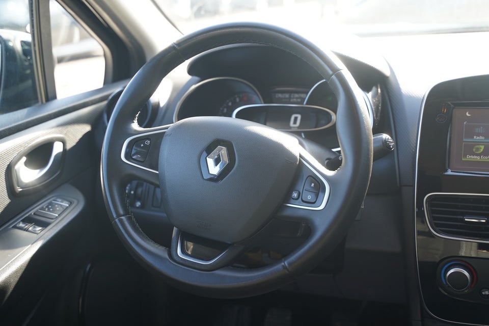 Renault Clio IV 0,9 TCe 90 Expression Sport Tourer 5d