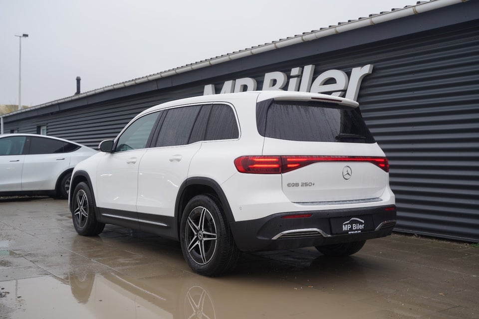 Mercedes EQB250+ AMG Line 5d