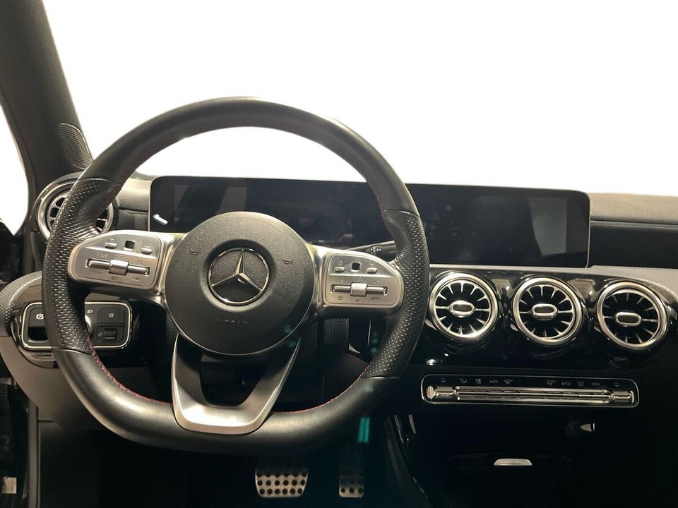 Mercedes A220 2,0 AMG Line aut. 4Matic 4d