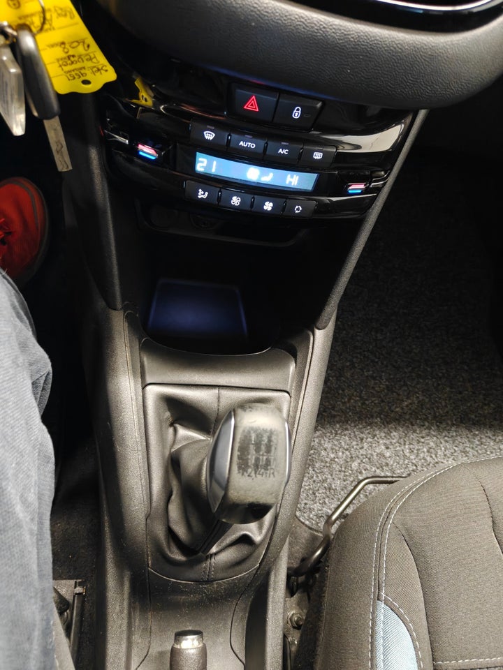 Peugeot 208 1,2 VTi Allure 5d