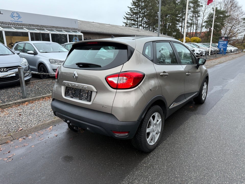 Renault Captur 0,9 TCe 90 Expression 5d