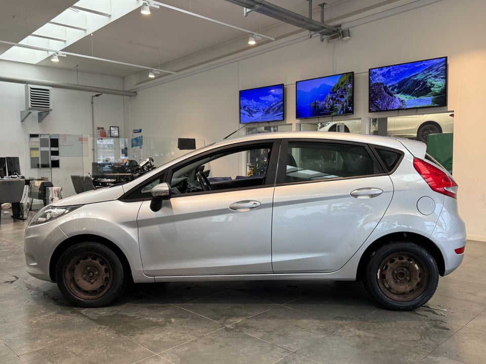Ford Fiesta 1,6 Ti-VCT Titanium 5d