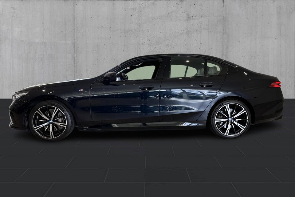 BMW i5 eDrive40 M-Sport 4d