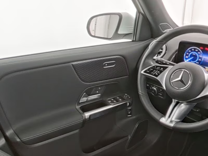 Mercedes EQB250+ Progressive 5d