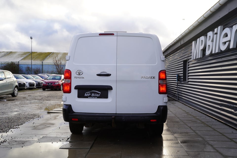 Toyota ProAce 2,0 D 120 Long Comfort 5d