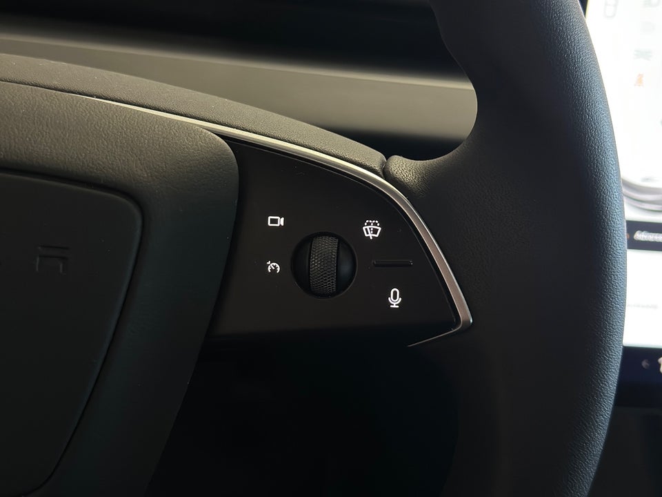 Tesla Model 3 RWD 4d