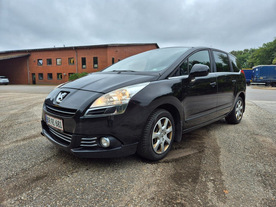Peugeot 5008 1,6 HDi 112 Premium 7prs 5d
