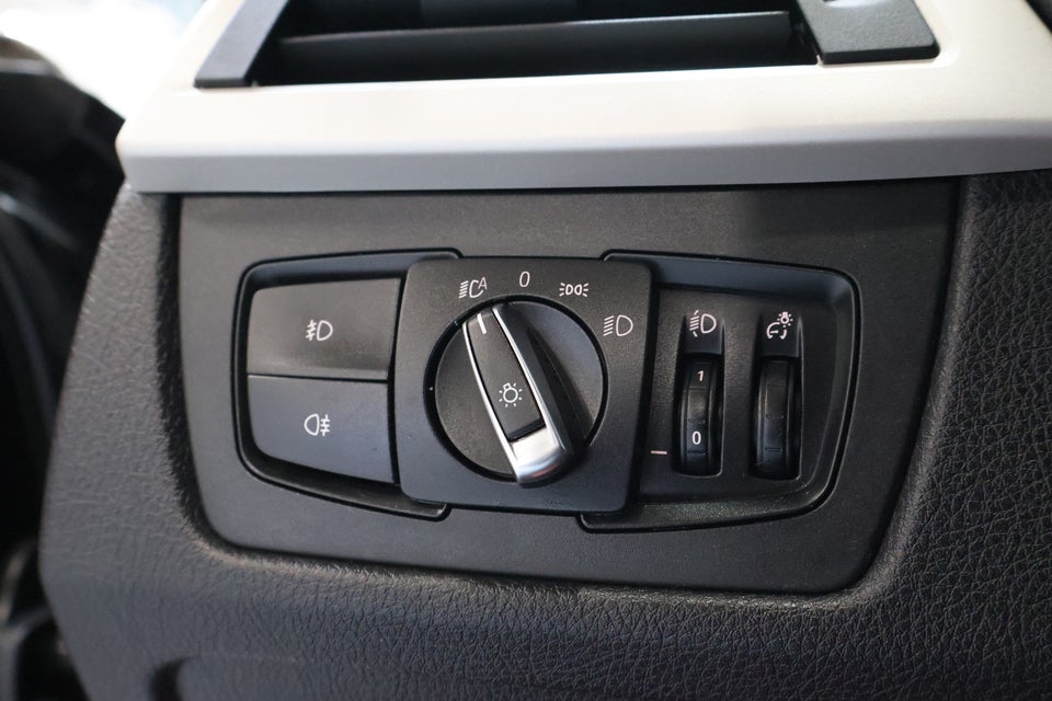 BMW 320i 2,0 Touring aut. 5d