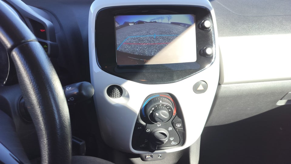 Toyota Aygo 1,0 VVT-i x-press 5d