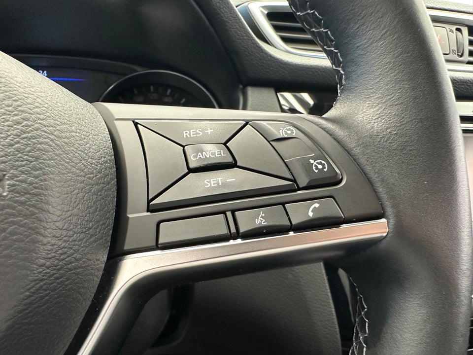 Nissan Qashqai 1,3 Dig-T 140 N-Connecta 5d