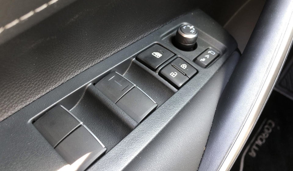 Toyota Corolla 1,8 Hybrid Style Touring Sports e-CVT 5d