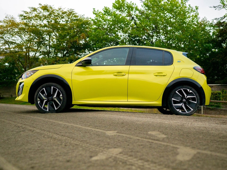 Peugeot e-208 50 GT 5d
