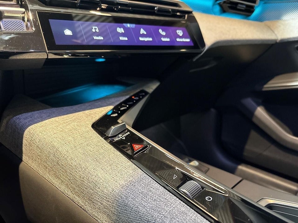 Peugeot e-5008 77 GT Pack 7prs 5d