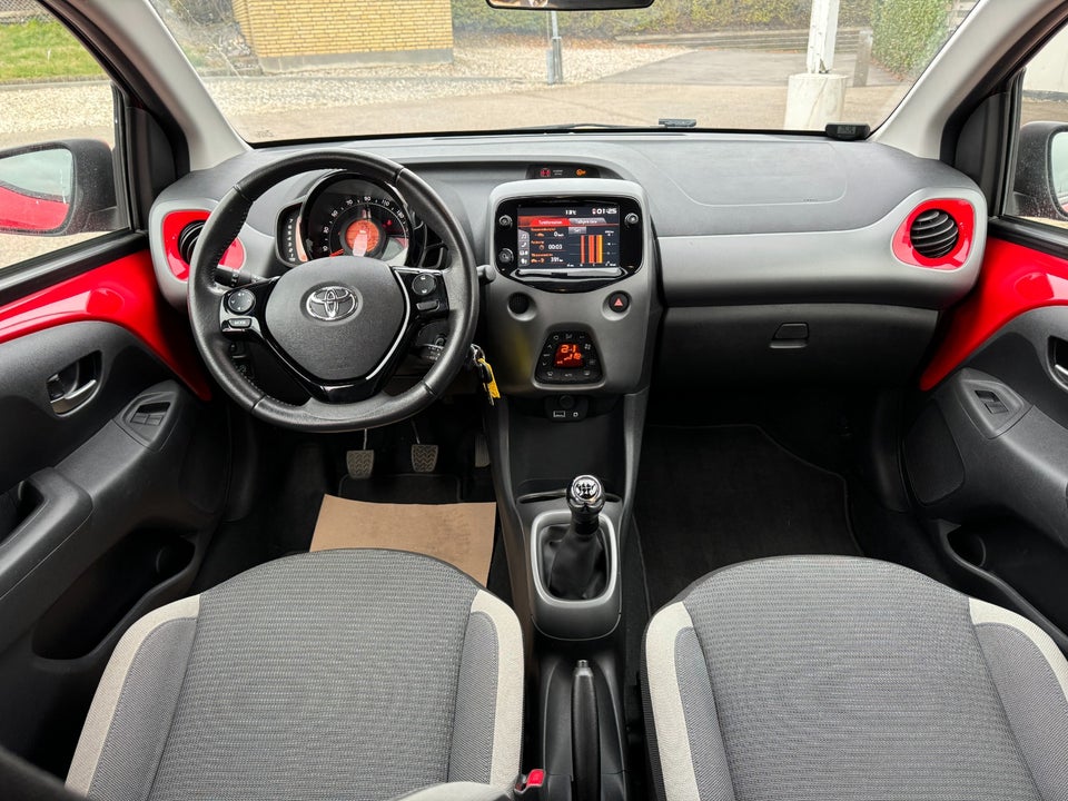 Toyota Aygo 1,0 VVT-i x-press 5d