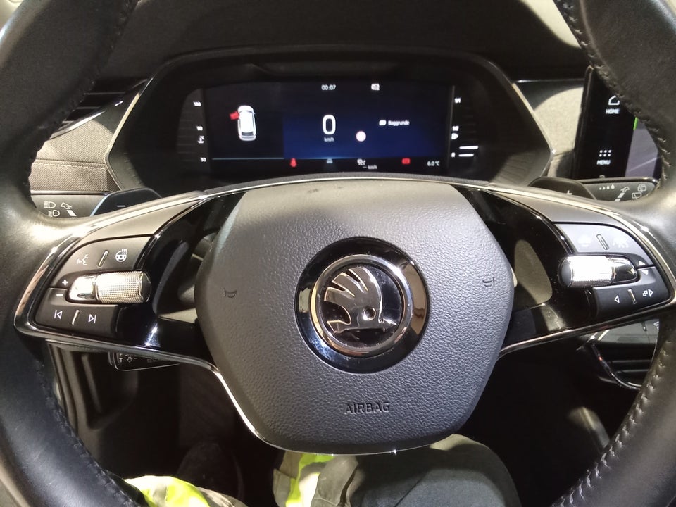 Skoda Octavia 2,0 TDi 150 Business Executive Combi DSG 5d