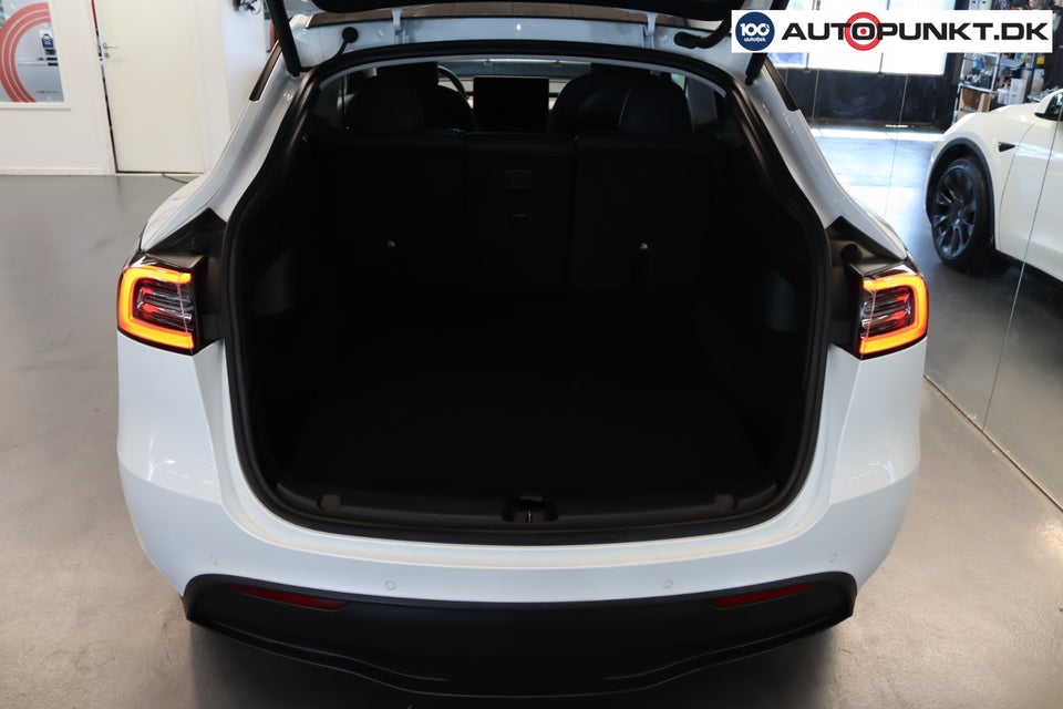 Tesla Model Y Long Range AWD 5d