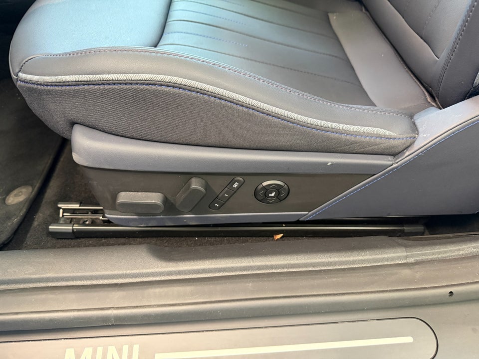 MINI Cooper SE Favoured Trim XL 3d