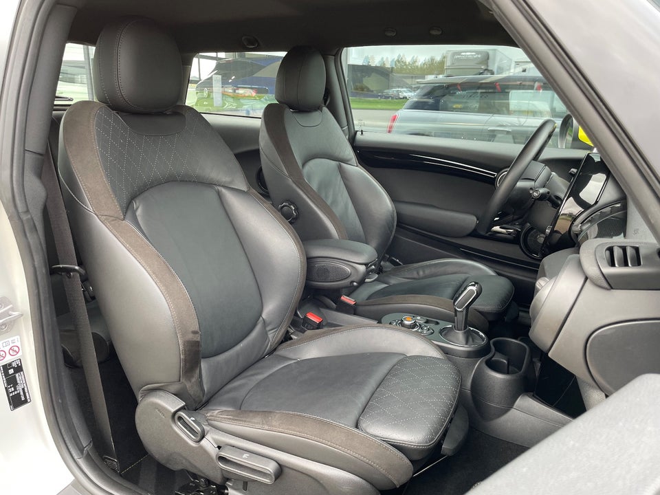 MINI Cooper SE Trim L 3d