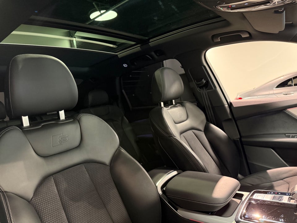 Audi Q7 55 TFSi e S-line quattro Tiptr. 5d