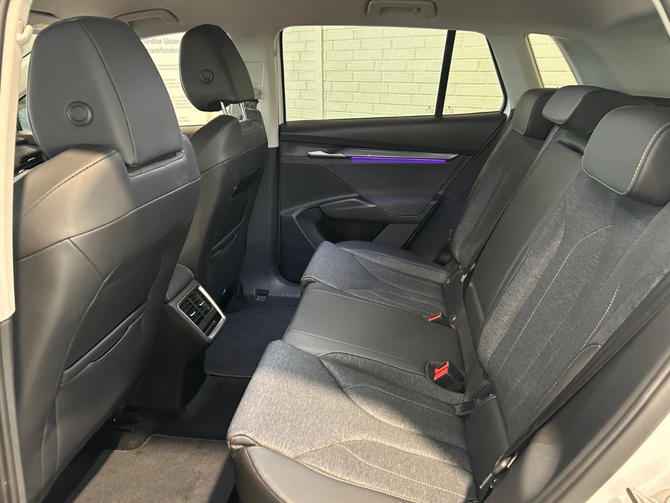 Skoda Elroq 60 iV Loft 5d