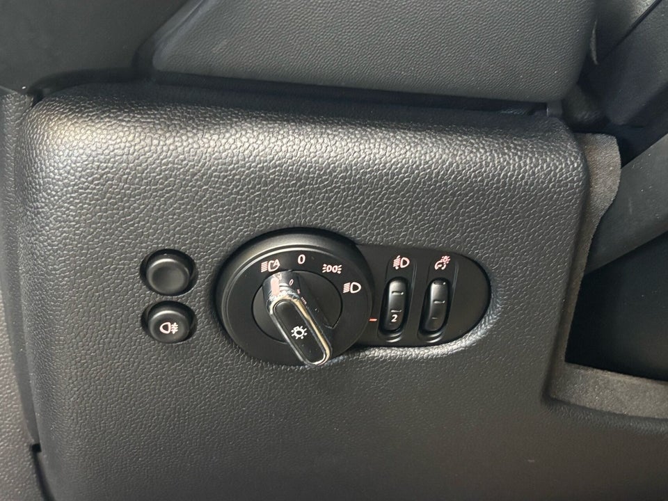 MINI Cooper SE Essential 3d