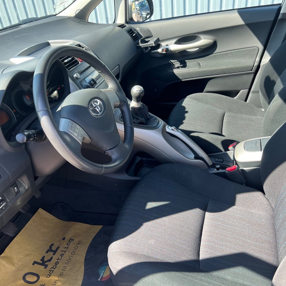Toyota Auris 1,6 Luna+ 5d