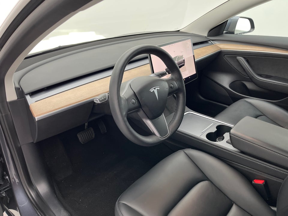 Tesla Model 3 RWD 4d