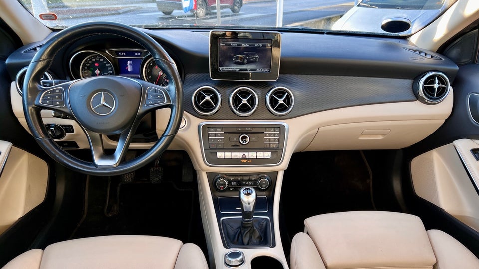 Mercedes GLA200 1,6  5d