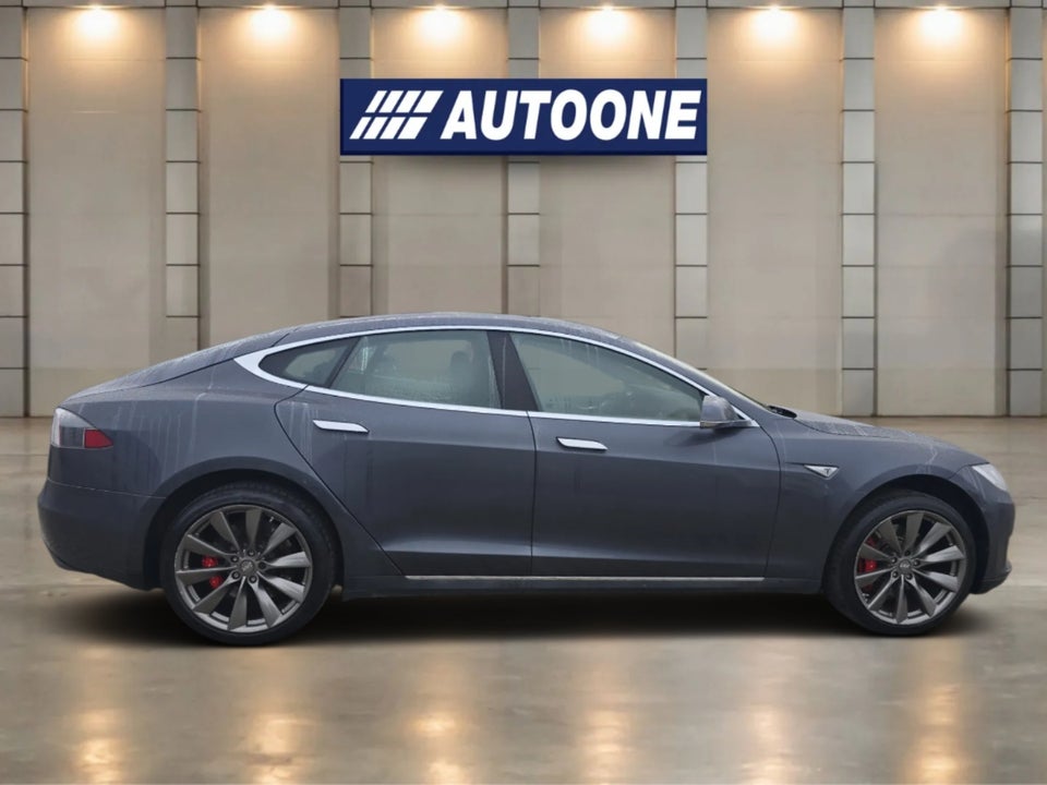Tesla Model S P85D 5d