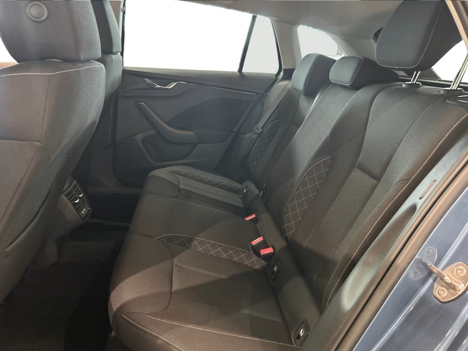 Skoda Scala 1,0 TSi 110 Dynamic DSG 5d