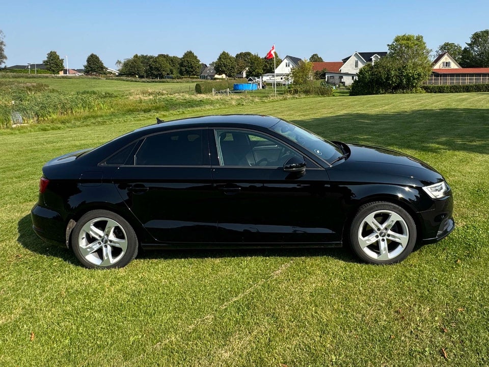 Audi A3 2,0 TDi 150 Sport S-tr. 4d