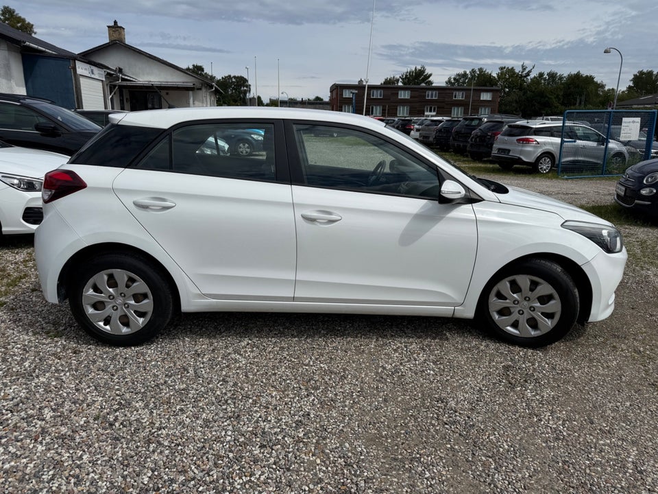 Hyundai i20 1,25 Trend 5d