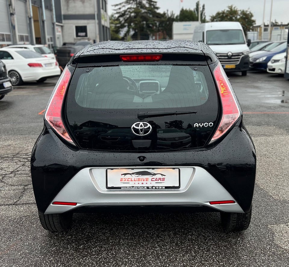 Toyota Aygo 1,0 VVT-i x-black 5d