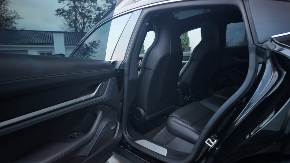 Porsche Taycan 4S Performance+ 4d