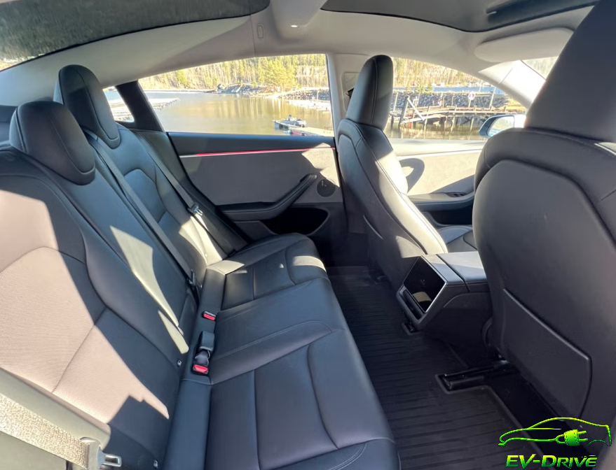 Tesla Model 3 RWD 4d