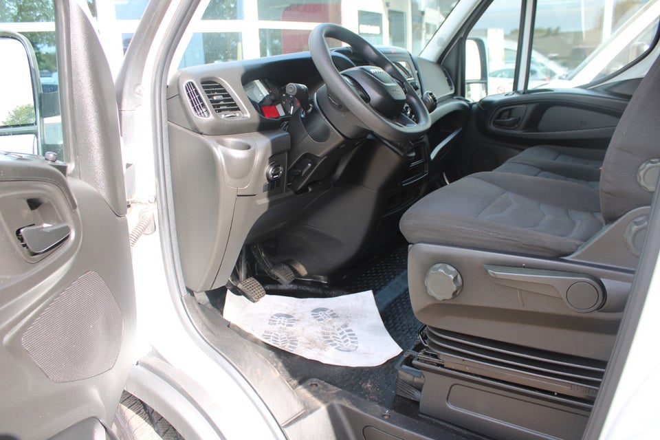 Iveco Daily 2,3 35S14 Alukasse m/lift