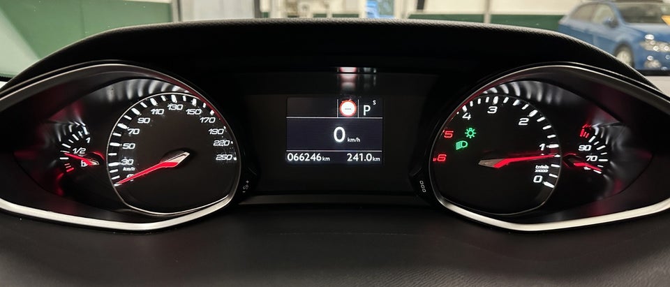 Peugeot 308 1,5 BlueHDi 130 Prestige SW EAT6 5d