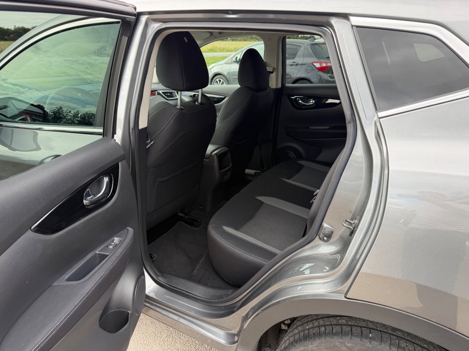 Nissan Qashqai 1,3 Dig-T 140 N-Connecta 5d