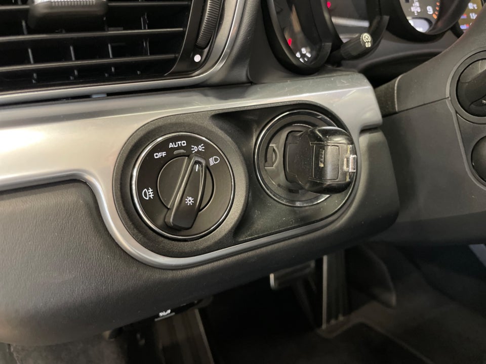 Porsche 911 Carrera 4S 3,8 Cabriolet PDK 2d