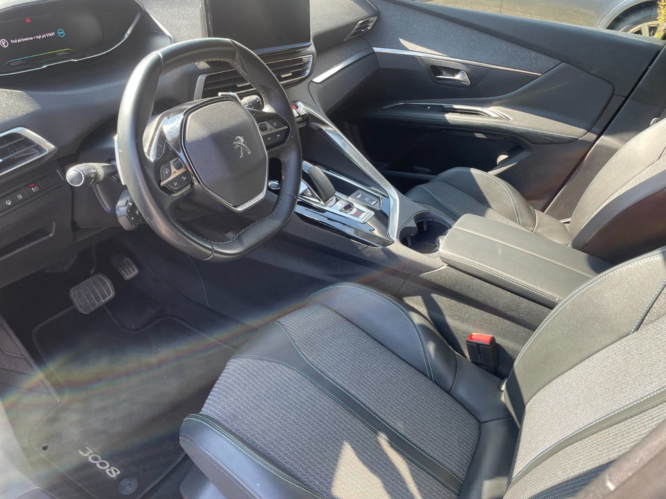 Peugeot 3008 1,6 Hybrid Allure Pack EAT8 5d