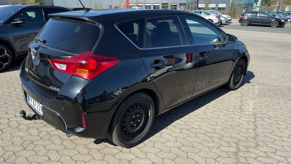Toyota Auris 1,6 T2 Premium Comfort 5d