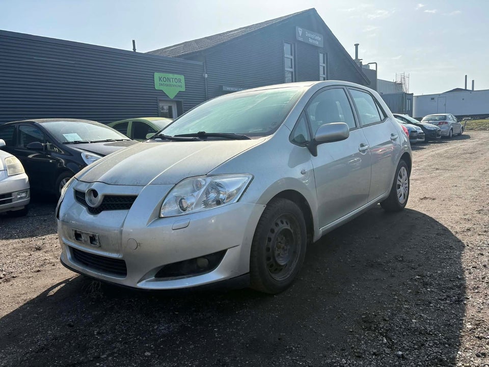 Toyota Auris 1,4 D-4D Luna 5d