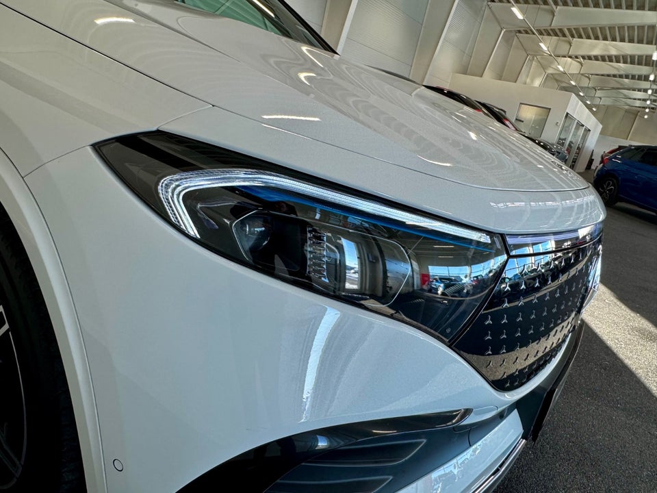 Mercedes EQA300 AMG Line 4Matic 5d