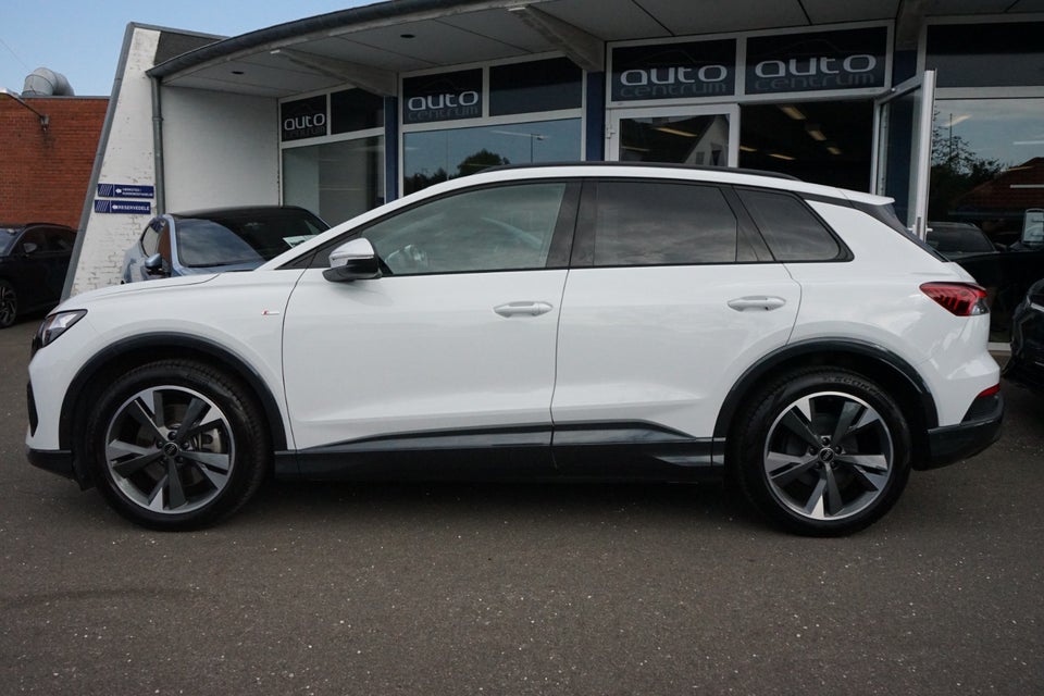 Audi Q4 e-tron 40 S-line 5d