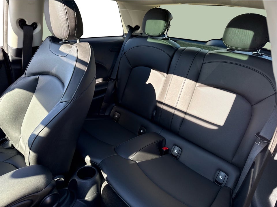 MINI Cooper SE Classic Trim 3d