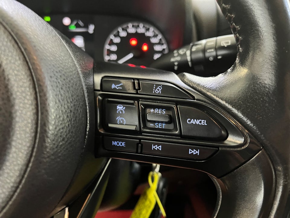 Toyota Yaris 1,5 Hybrid H1 e-CVT 5d