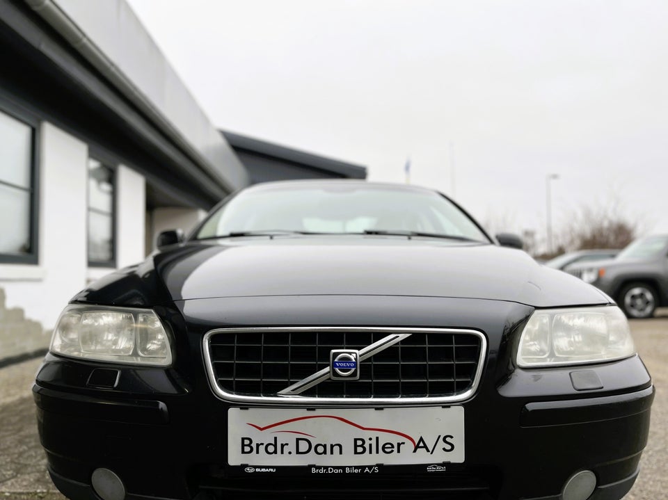 Volvo S60 2,4 140 Momentum aut. 4d