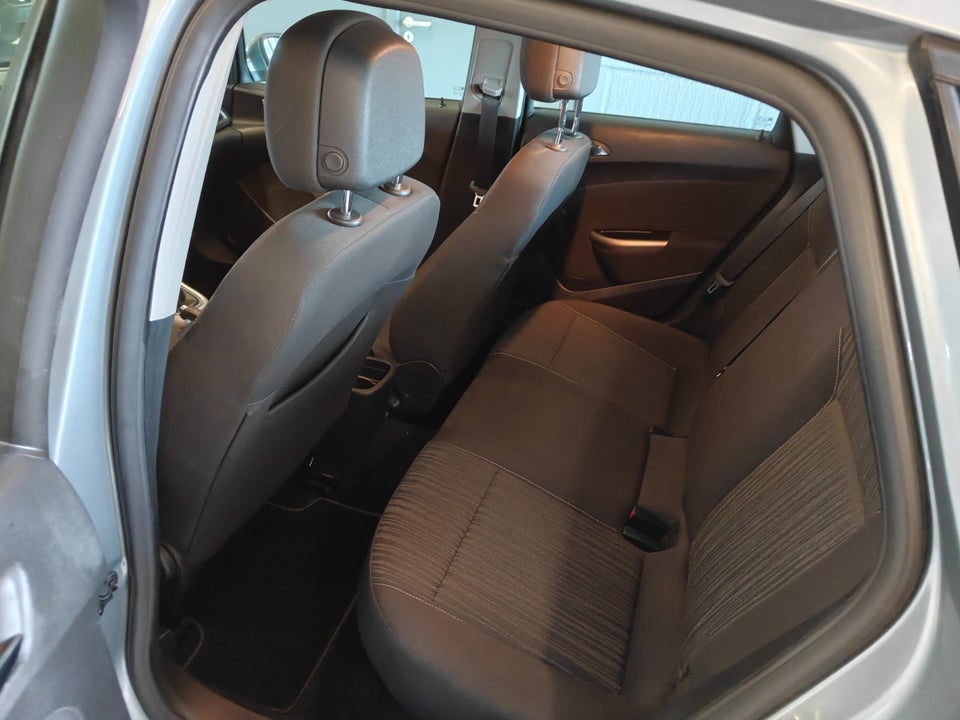 Opel Astra 1,6 Enjoy 5d