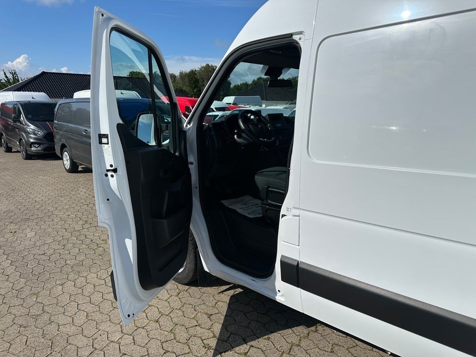 Renault Master IV T33 2,3 dCi 150 L2H2 Kassevogn