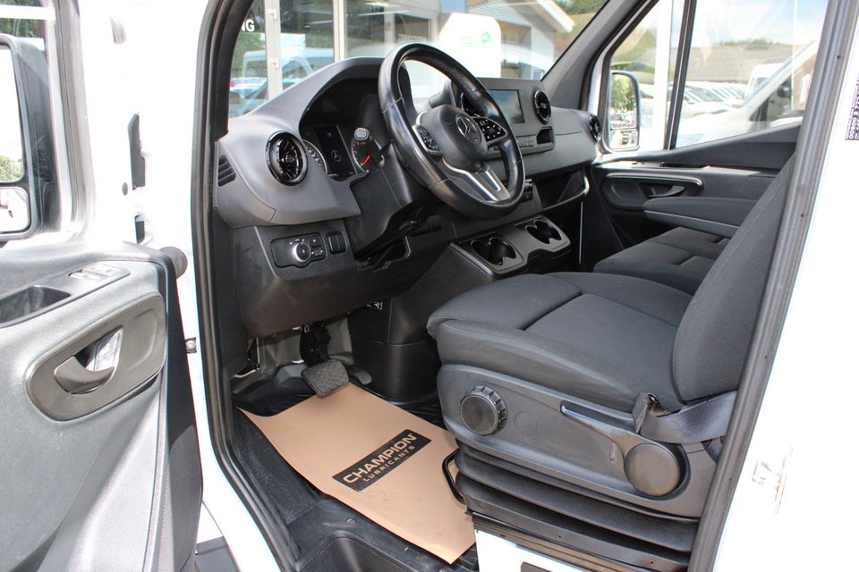Mercedes Sprinter 317 2,0 CDi A3 Mandskabsvogn aut. RWD